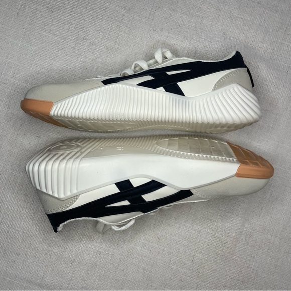 De Florence DF Cloudea Sneakers 1.0 in Black and White - Picture 9 of 14